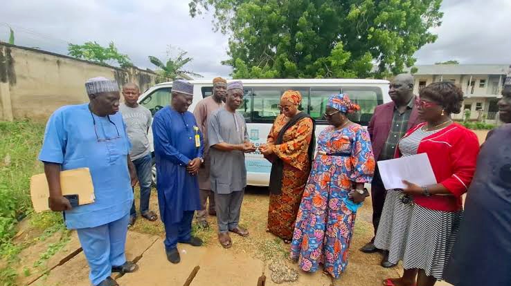 Kwara State University hands over electric vehicles to state government officials
